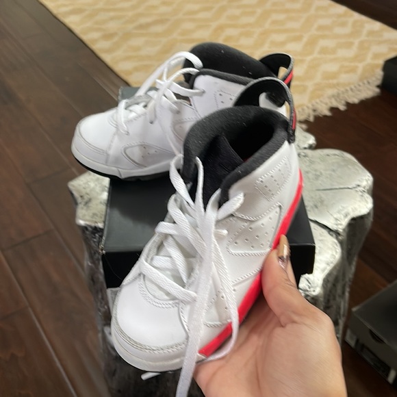 Jordan 6 Retro - Picture 3 of 3